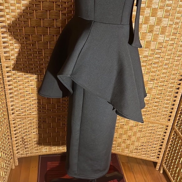 Dress - Picture 6 of 7